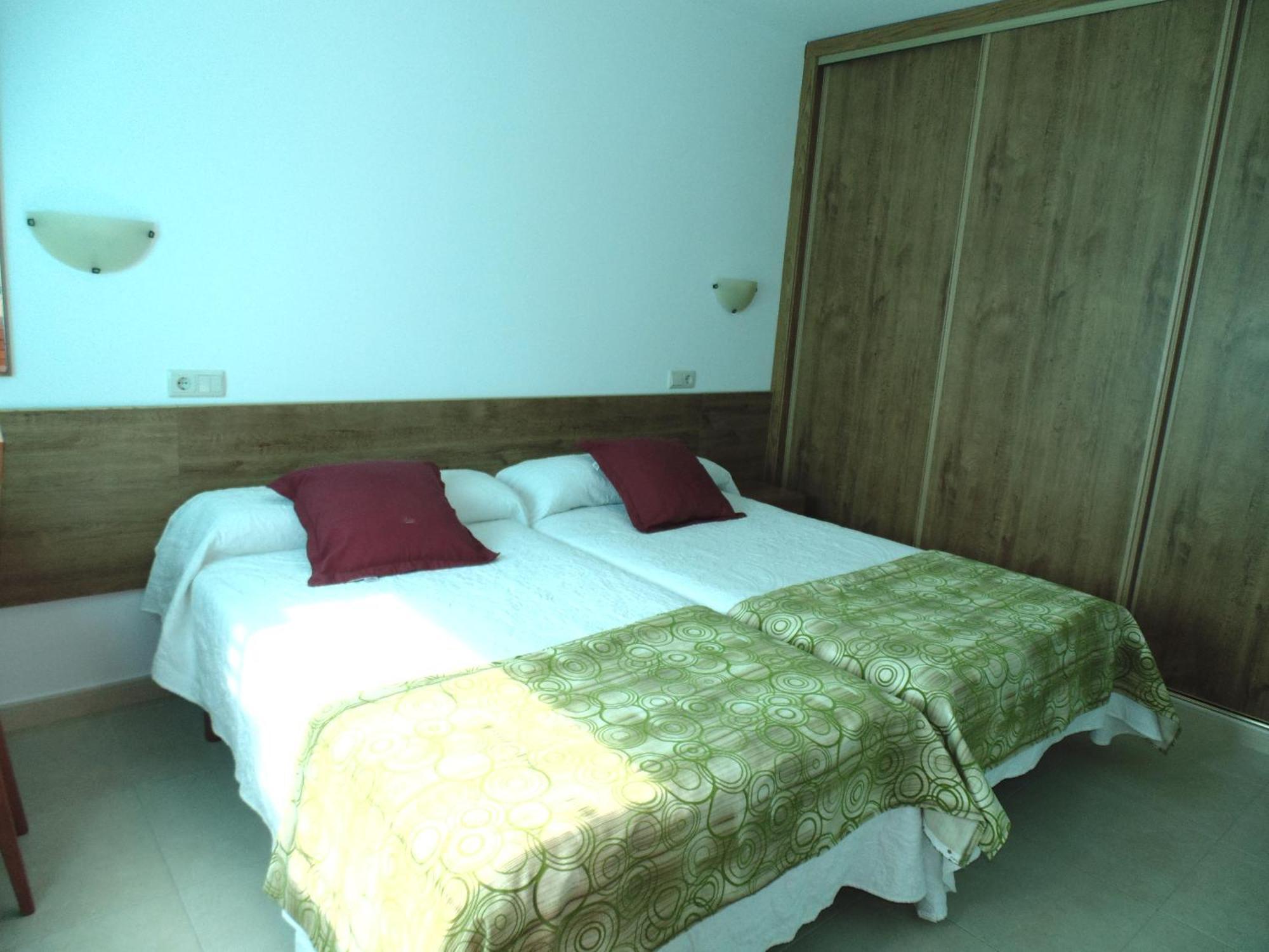 Apartamentos Outeiro Побра до Караминял Екстериор снимка